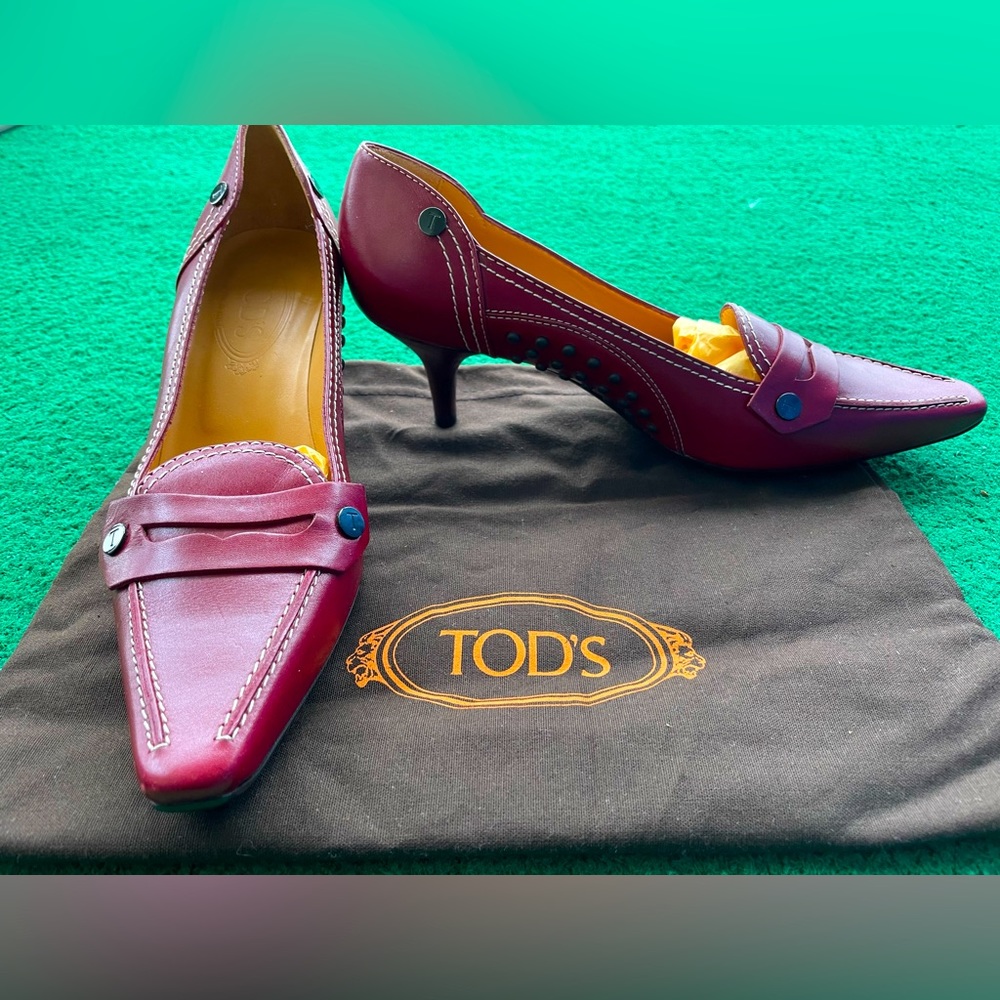 TOD’S Women’s Bordeaux Red Leather Penny Front Kitten Heels Size 8 - Brand New